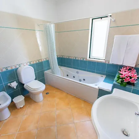 4 Br In Only 700m From The Tatil Evi
