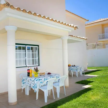 Dom wakacyjny 4 Br In Only 700m From The
