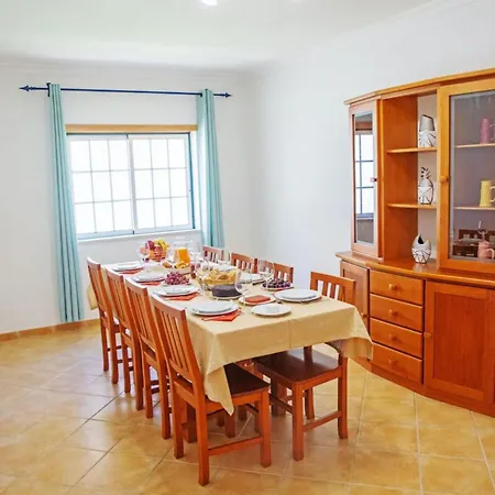 Dom wakacyjny 4 Br In Only 700m From The Albufeira