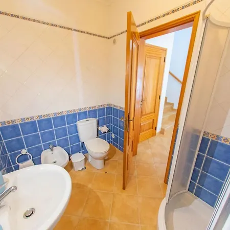 Semesterbostad 4 Br In Only 700m From The Albufeira